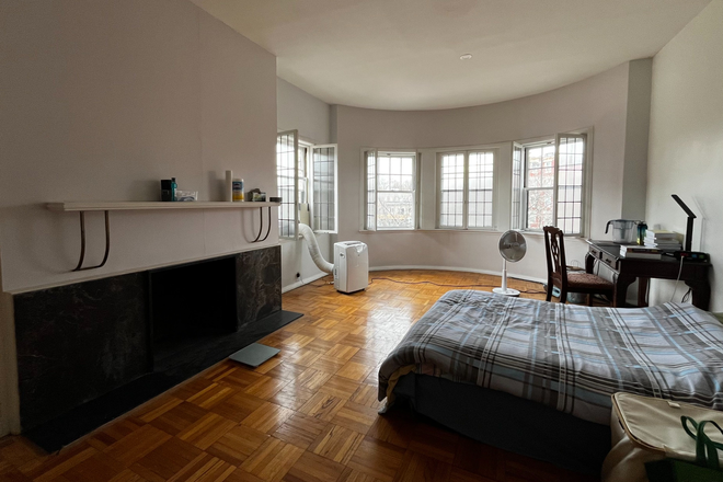 Subletted bedroom - 923 Beacon Street #3 Summer Sublet