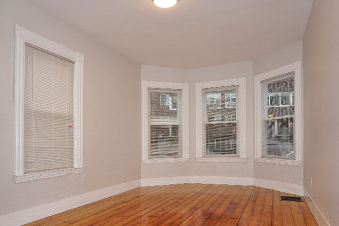 Bedroom - Renovated 3-Bed in Inman Square with Central Air & In-Unit Laundry | Available 9/1/25 Apartments
