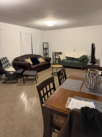 Image of the living room - roughly 15 minute walk to campus with close by bus stops