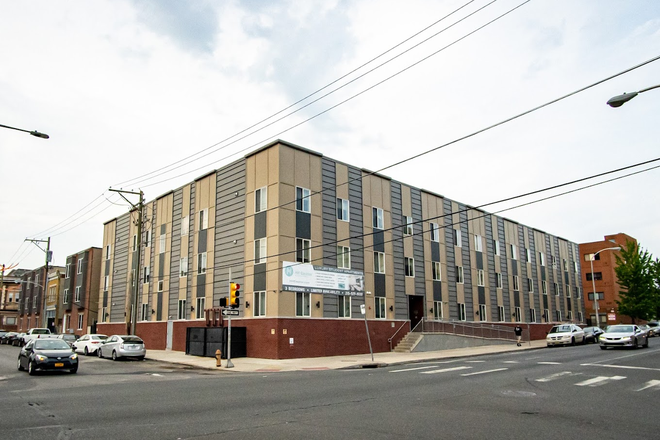 Apartment building - Eleanor on Walnut Apartments