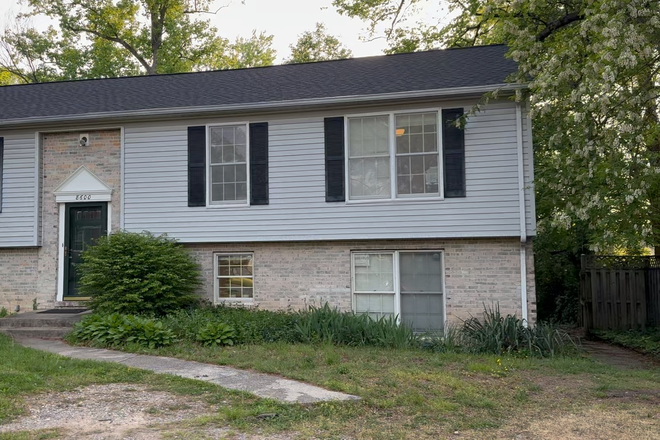 Exterior - 5 Private Bedrooms in a House, Walking Distance to Campus