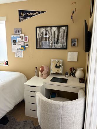 Bottom Floor Bedroom - Boulder Buddha Townhome