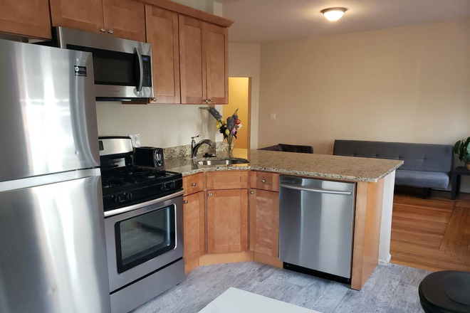 kitchen - BEAUTIFUL RENOVATED BU OFF CAMPUS 4 BEDROOM!!!!!  Great local, Pet Friendly, Inc. Util $$$$$$$$ Apartments