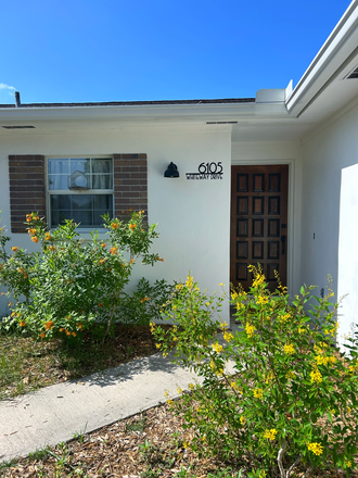 front porch - Updated 3 Bedroom, 2 Bath Home in the heart of Temple Terrace – Available after 7/28