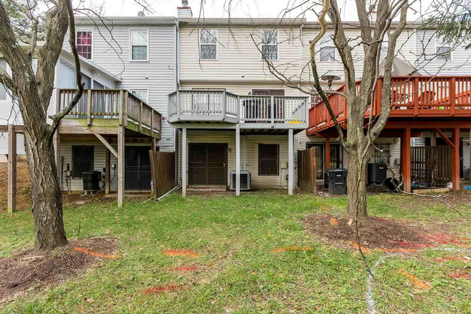 Outside Rear View - Basement Studio Available for 9 month or Full Year Lease (Landover) Townhome