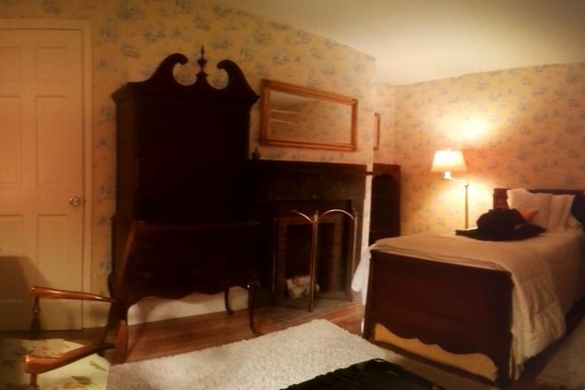 Image 2275383 - Beautifully furnished room in lovely home in Brookline