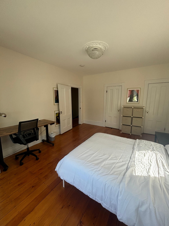 Bedroom - Harvard/MIT Summer Sublet! Inman Square Room (in 4B2B Apartment)