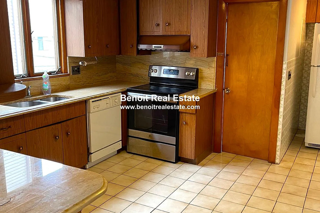 kitchen - Close to Davis Square Condo