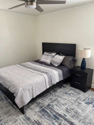 bedroom - 2 bed 1 bath fully furnished apartment