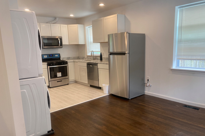Kitchen - 5 minutes to campus - Beautiful 2 bedroom apartment each with ensuite bathroom