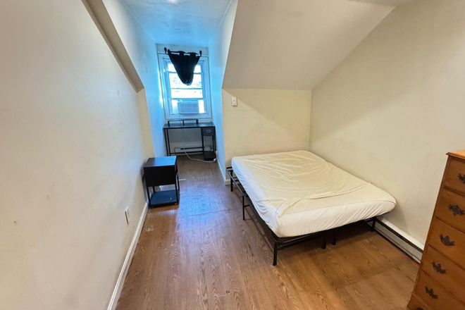 Bedroom from Entrance - SUMMER 2 MALE SUBLET in 5 bed 2.5 Bath