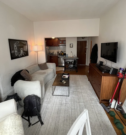 a - FRONT FACING ON NEWBURY STREET Apartments