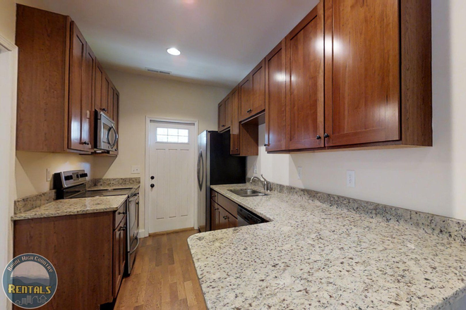 Photo - Forrest Edge Apartments