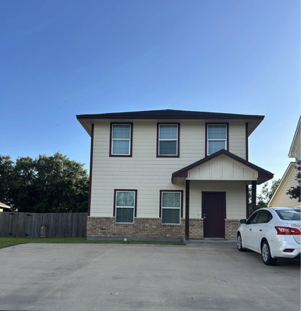 Front of the house - House near Northgate and Bus 15