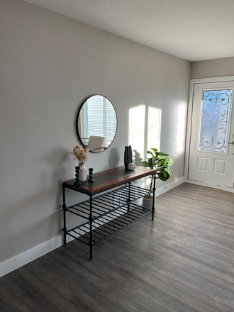Entrance - Newly Renovated, Quiet Aurora Home—All CU Anschutz Student Tenants, Minutes from Campus