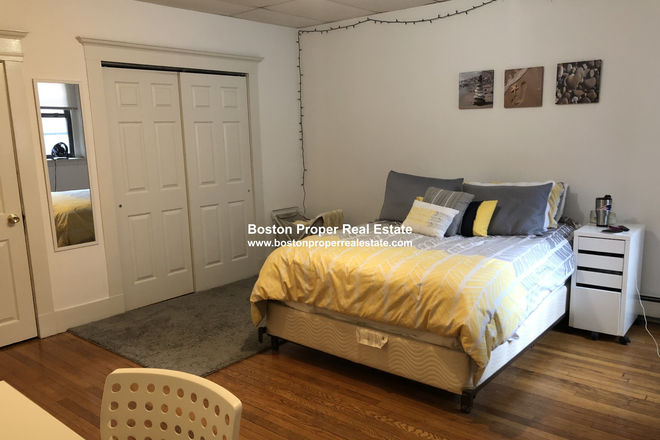 a - 2 big bedrooms, NO FEE Condo