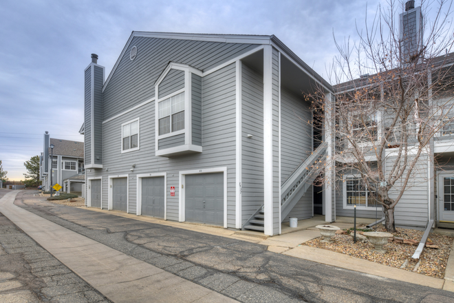 Entry staircase - Bright, sunny, quiet 2nd Floor 2BR/2Bath condo in Gunbarrel