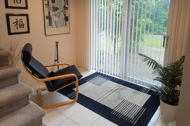 Study nook - 3 bedroom/2 bathroom furnished home. Appliances,wifi, hydro, walk to U of T, parking, outdoor camera
