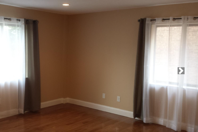 Bedroom - Awesome 3 Bedroom 1.5 Bathroom Apartment Near Campus