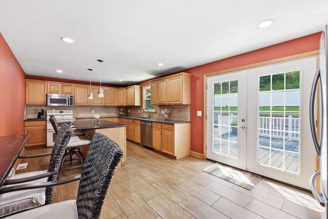 Kitchen - Meadow Trail Retreat | Private Pond + 5 Acres Near UConn House