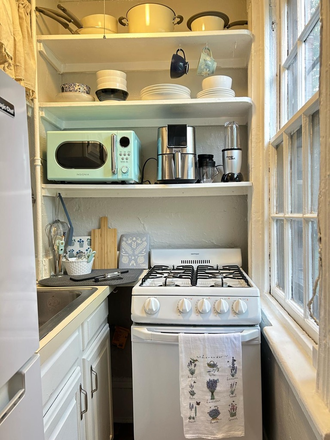 Kitchen - Charming One Bedroom Apartment in Beacon Hill!