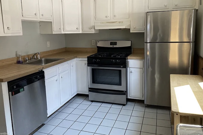 Kitchen - Bedroom Available for Fall Semester, need 1 more male for final room Duplex