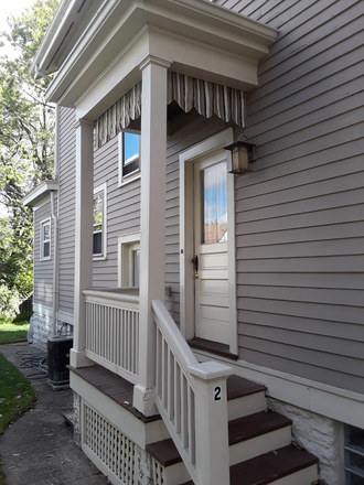 Enterance - Outstanding Furnished 2 Bedroom Easy Walk to UC Apartments