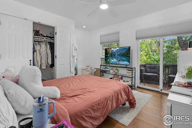 Bedroom - Cozy condo on Pearl and near campus