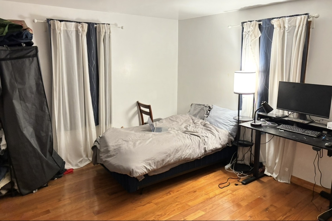 room - 66 sth east street House