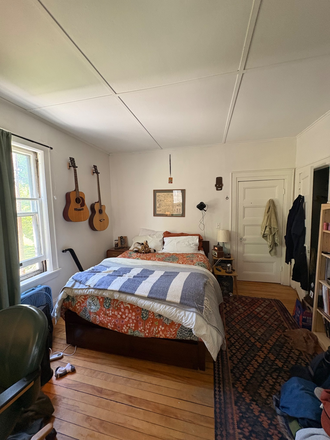 Bedroom - 1 br available in downtown Northampton apartment near Smith