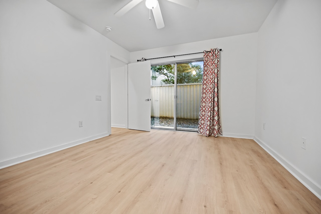 First floor bedroom - 2 bedroom Townhouse Loft on the Beltline