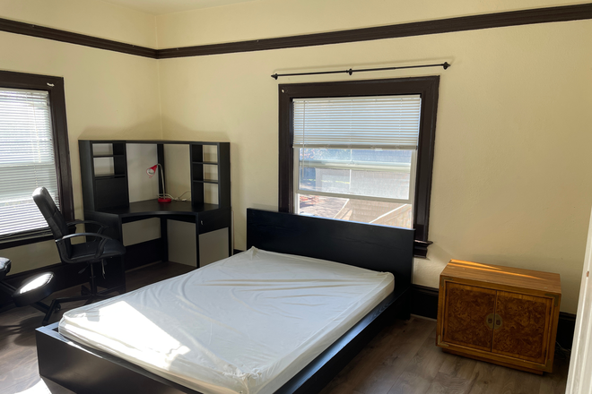 Looking in from doorway - Private Room for Rent (#4) on the South Side.