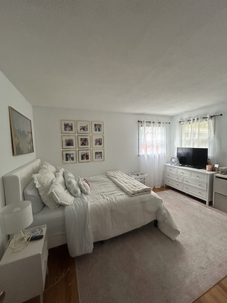 Bedroom - Private Room Spring Sublet very close to campus