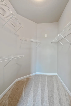 Closet 2 - Mira Vista Condos/Apartments, 5 min Drive From MUSC Downtown Campus