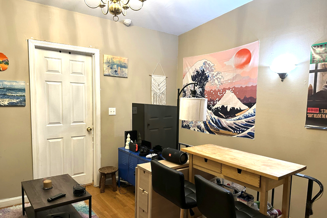 Bed - 3 Bed 1 Bath Fenway on Symphony Road! NO BROKER FEE! Apartments