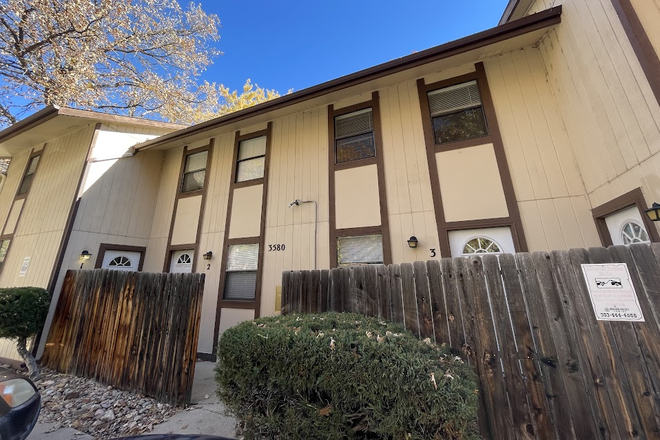 1 - AVAILABLE 6/5: 3580 Arthur Ct #3