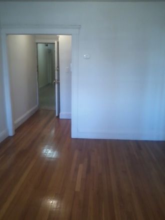 Hub Realty - Bright one bedroom with hardwood floors and large kitchen Apartments