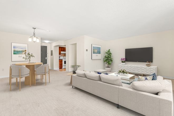 . - Lavish 1 Bed / 1 Bath w/ Heat, Hot Water, Garage Parking and Pool included!!! Available NOW!! Apartments