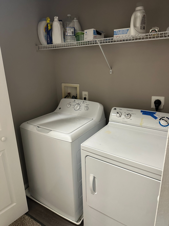 washer/dryer - Room in the Huntington at King Farm apartments
