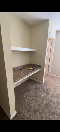 Built-in desk - The Woodlands of College Station