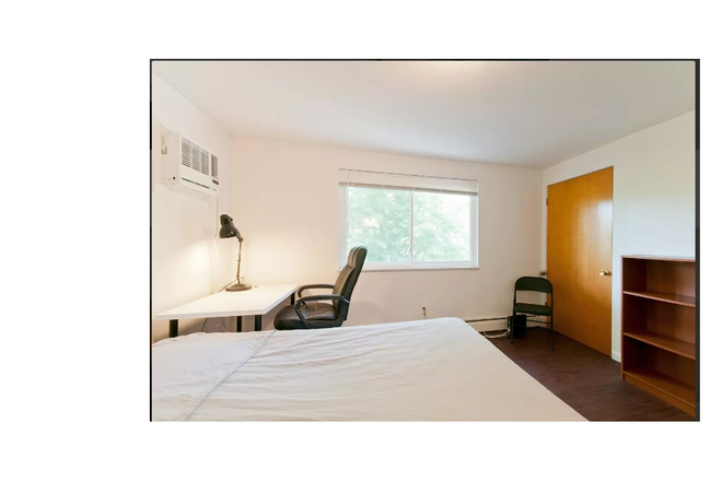 Furnished Bedroom - Furnished Bedroom w Ensuite Bathroom, Walk to North Campus and Medical Center, Utilities Included Duplex