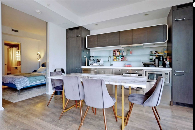 kitchen - Fully Furnished 1 Bedroom + Large Den Condo Near University of Toronto