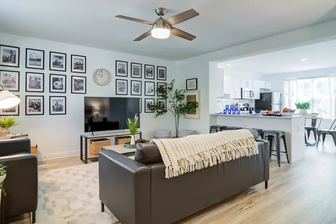 Living Room - Yugo Auburn North, Sublease starting January 2026, Close to campus Apartments
