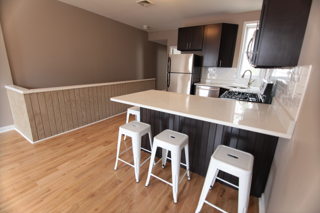 Island - OCP - Updated 5 Bed 2 Bath On Best Off Campus Block Apartments