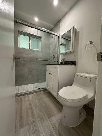 Bath - Pinecrest Duplex 4 miles from campus Duplex