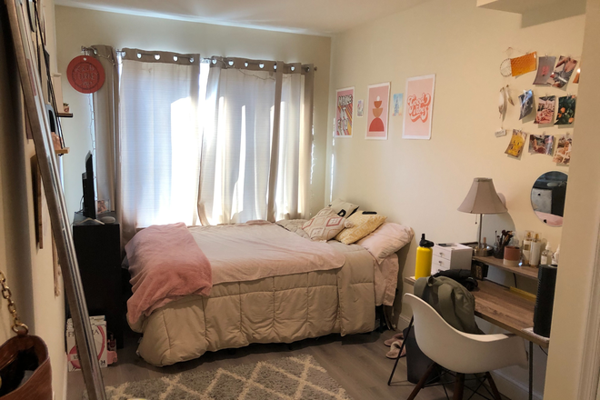 Spacious bedrooms with great natural light and private bathroom - 1529 N 15th St apt I