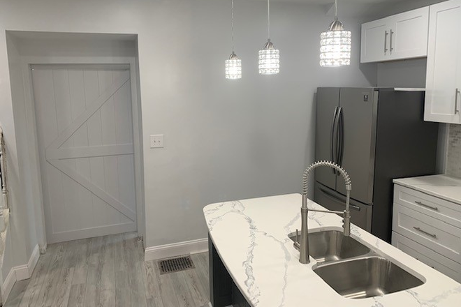 Kitchen - Luxury Living 3Bed/1Bath Unit - 1/2 Block to XU Apartments
