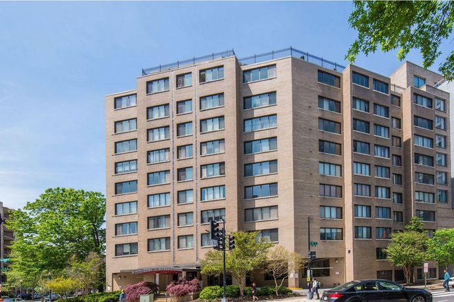 Exterior of building - Carriage House Condominium