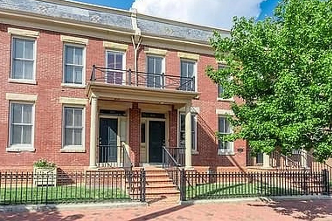 Front of Townhouse - Townhouse: 1 bedroom with 1 bath available (3 Bedroom/3 Bath townhouse)