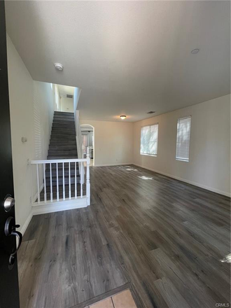 entrance - Single Family House with 4 bedrooms and 2.5 bathrooms